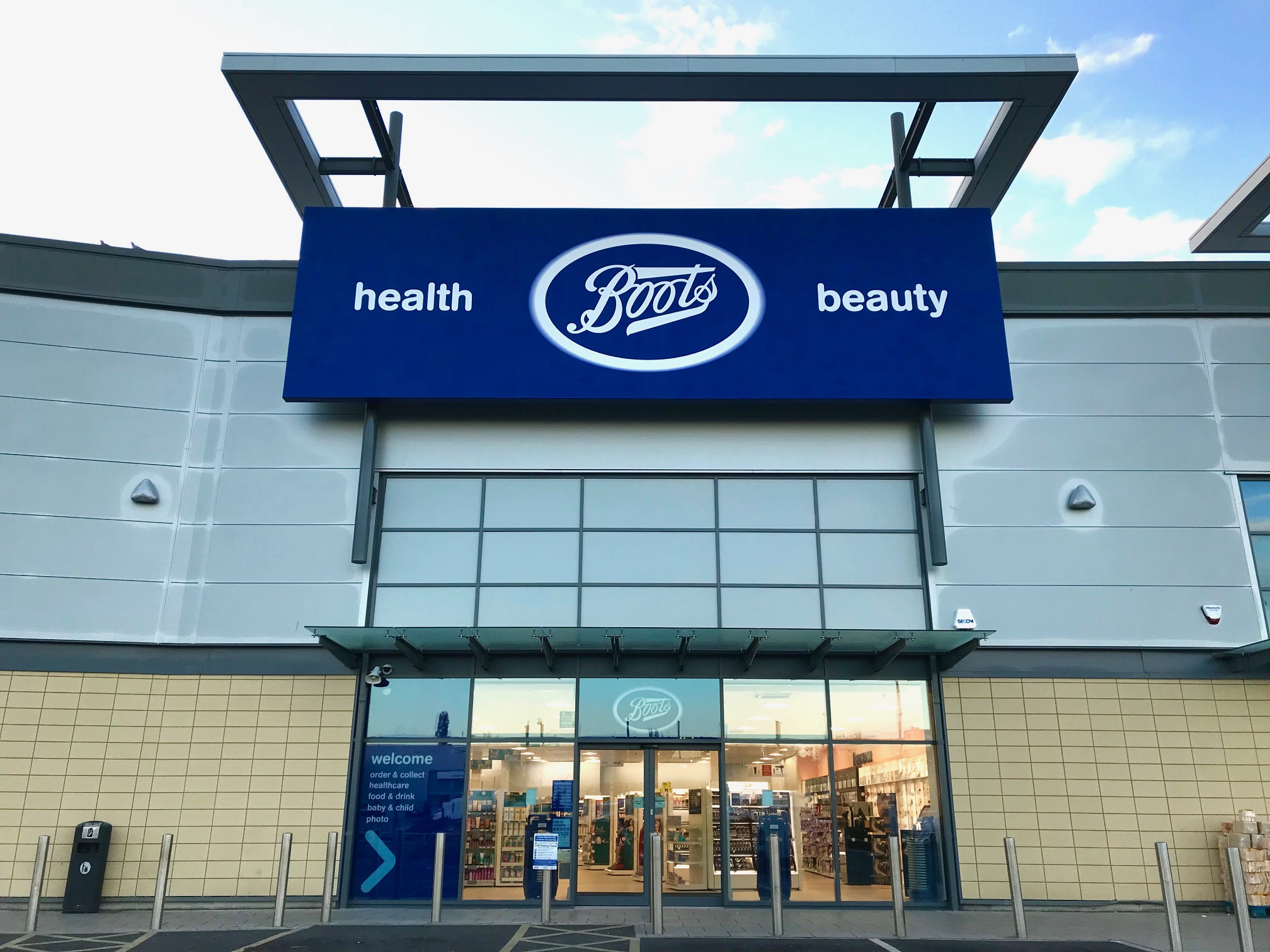 Boots UK - Boots UK Unveils its Brand 